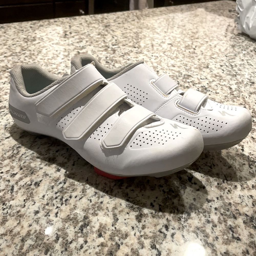 Peloton body geometry spin shoes - size 8